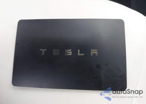 2018 Tesla Model 3 Long Range/Performance z USA, uszkodzony, nr VIN 5YJ3E1EB7JF098025